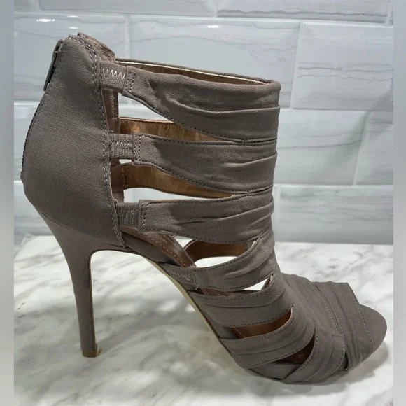 BCBGeneration Heels - Picture 4 of 4